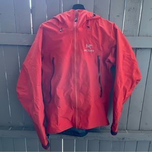 Men’s Medium Orange Arc’teryx Beta LT Shell Jacket